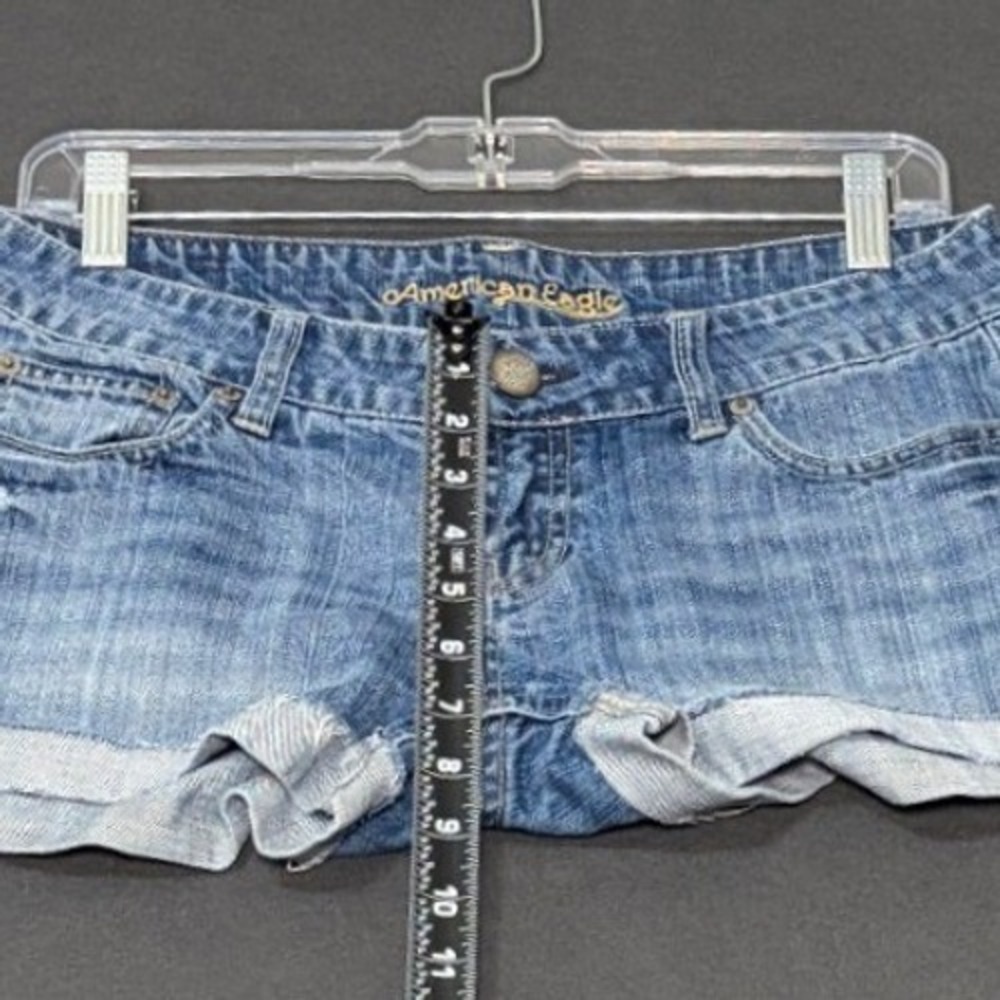 American Eagle Denim Cuffed Shorts Medium Wash Low Rise Size 6 - Picture 6 of 7